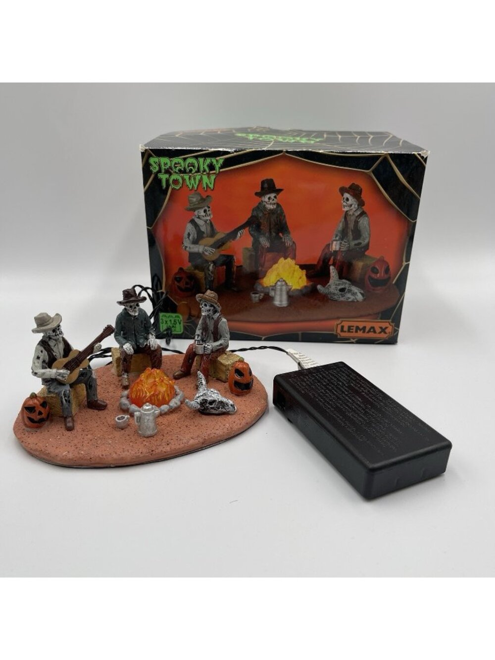 2021 Lemax Spooky Town WARMING THEIR BONES #14827 Halloween SKELETON BONFIRE 🔥